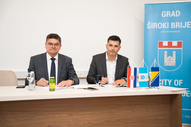 U Širokom Brijegu potpisani ugovori za 25 projekata u Hercegovini vrijednih više od 2,1 milijun KM